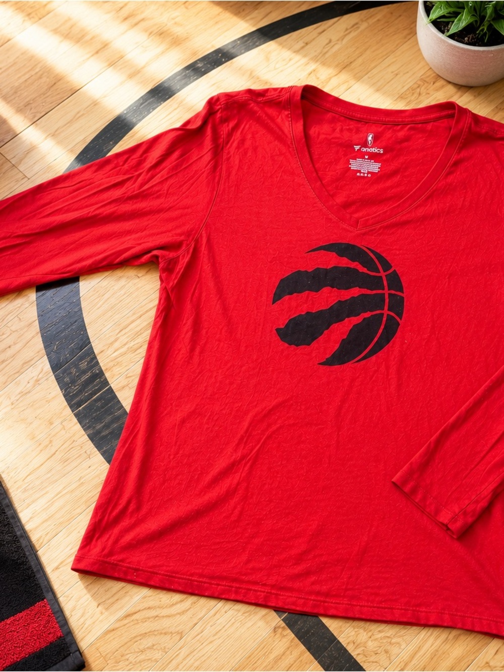 Fanatics Red V-Neck Long Sleeve Tee with Black Claw Basketball Logo